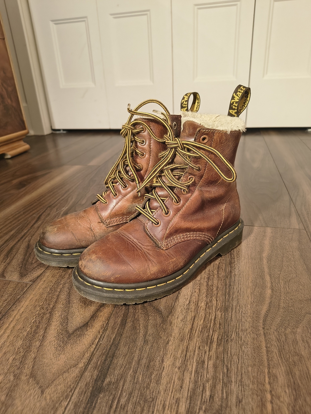 Dr. Martens 1460 Serena Brown Leather Faux Fur Lined AirWair Boots Women’s 7